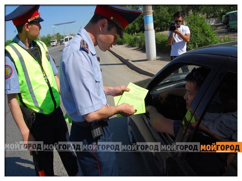 В Актобе полицейские проявляют заботу о водителях