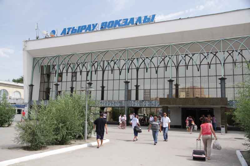 Пьяная женщина «заминировала» железнодорожный вокзал Атырау