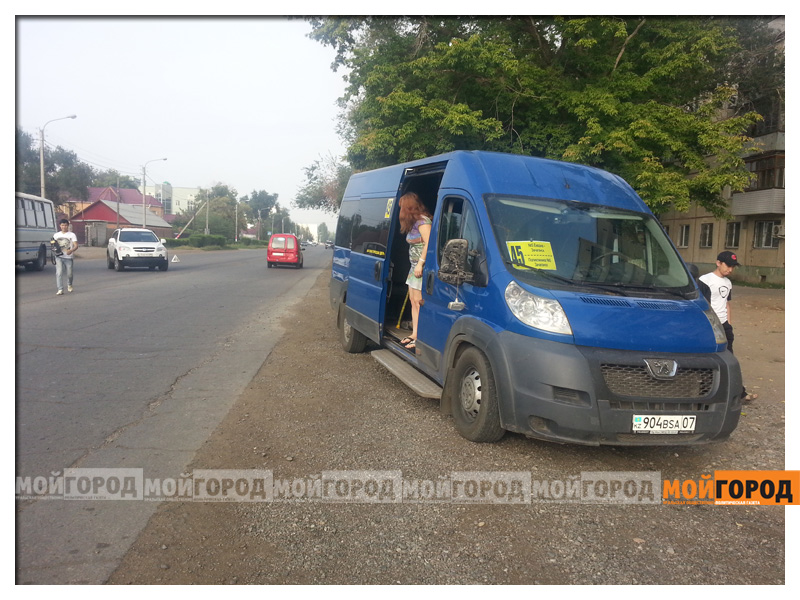 В Уральске в ДТП с участием пассажирского автобуса пострадала женщина