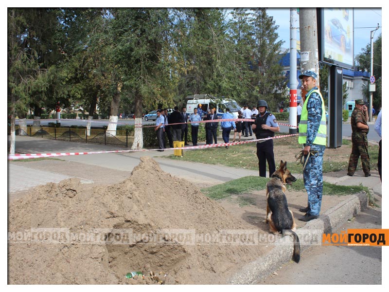 В Уральске из-за якобы заложенной бомбы частично перекрыт главный проспект