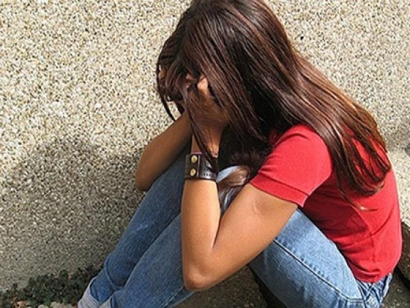 В ВКО трое мужчин изнасиловали школьницу