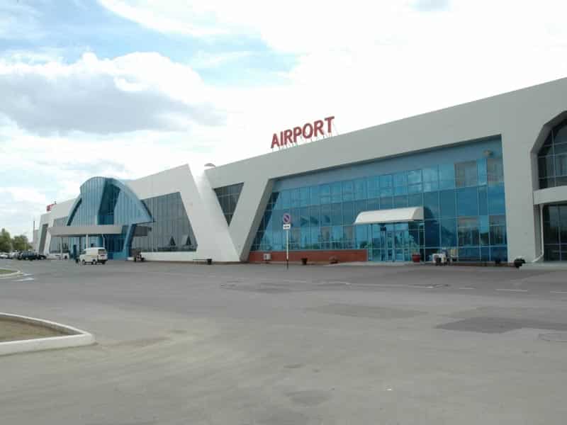 За кражу авиатоплива 2 сотрудника аэропорта Актобе отстранены от работы