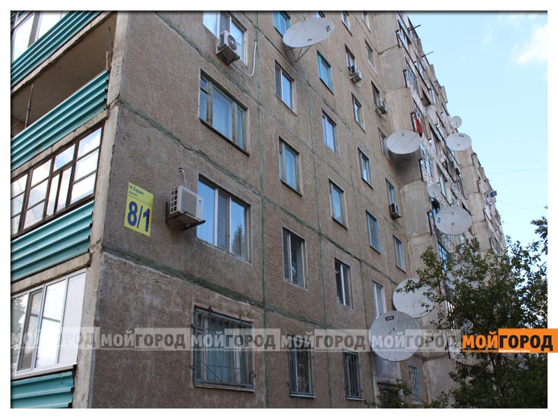 В Уральске оставленный без присмотра ребенок звал на помощь с 8 этажа