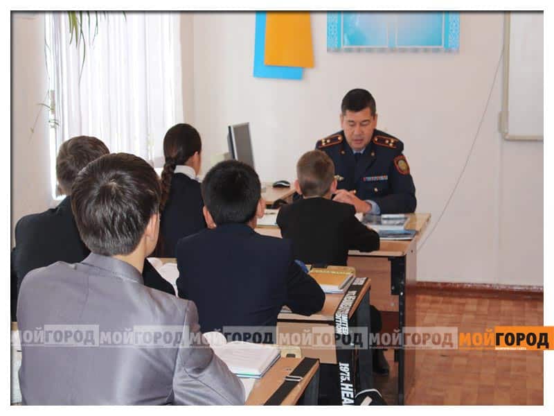 В Уральске школьника наградили за помощь в раскрытии преступления
