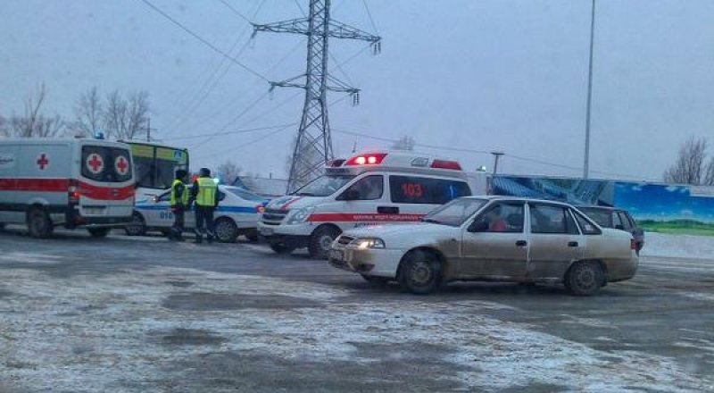 К-700 врезался в маршрутный автобус в Астане