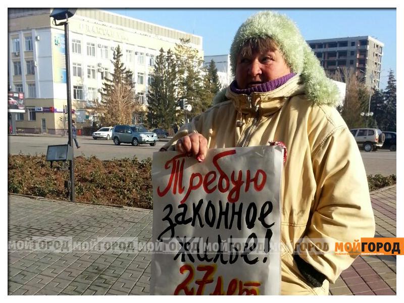 В Уральске многодетная мать во второй раз вышла на пикет