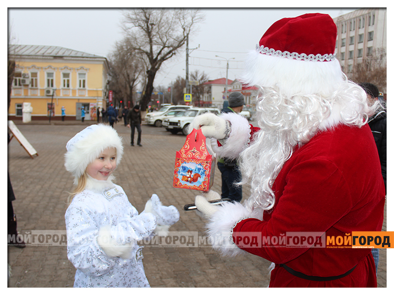 Сколько зарабатывает Дед Мороз в Уральске