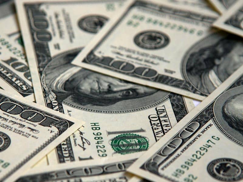Курс доллара к тенге на этой неделе может незначительно вырасти - эксперт