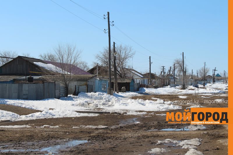 Сельчане в ЗКО недовольны компенсациями за поврежденную градом крышу и огород