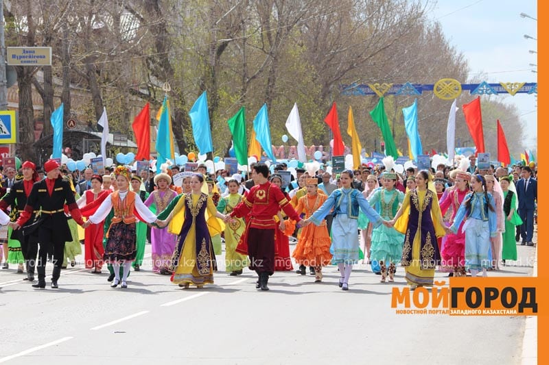 Полицейские рассказали, какие улицы будут перекрывать в Уральске 30 апреля и 1 мая