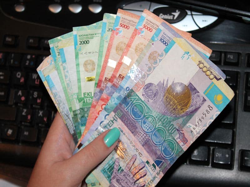 За 250 тысяч тенге работница суда пообещала «положительно решить» дело жителя Уральска