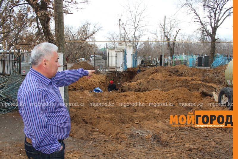 В Уральске назревает кладбищенский скандал