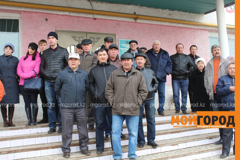Работники АО «Уральскдорстрой» обвинили судисполнителей в рейдерском захвате