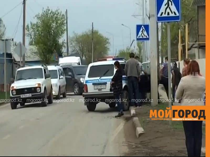 Полицейская машина сбила ребенка на пешеходном переходе в ЗКО