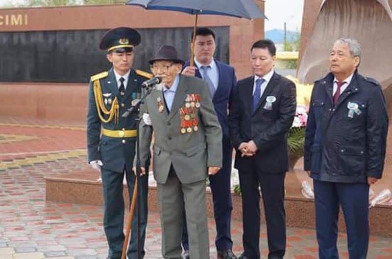 Замакима Атырауской области прокомментировал скандальное фото