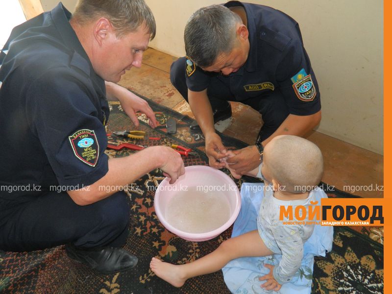 Спасатели Уральска извлекают детей из самых неожиданных мест