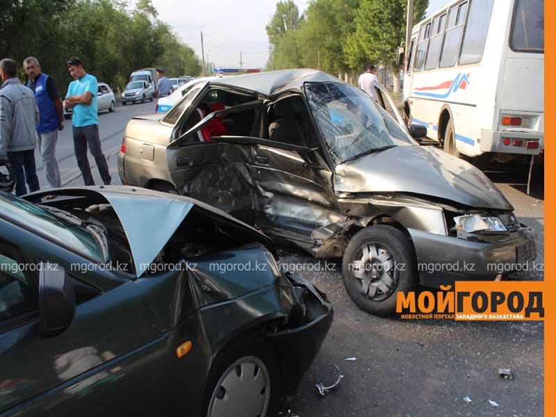 Ребенок и трое взрослых пострадали в ДТП в Уральске