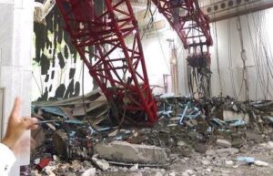 Более сотни паломников погибли при падении крана на мечеть в Мекке