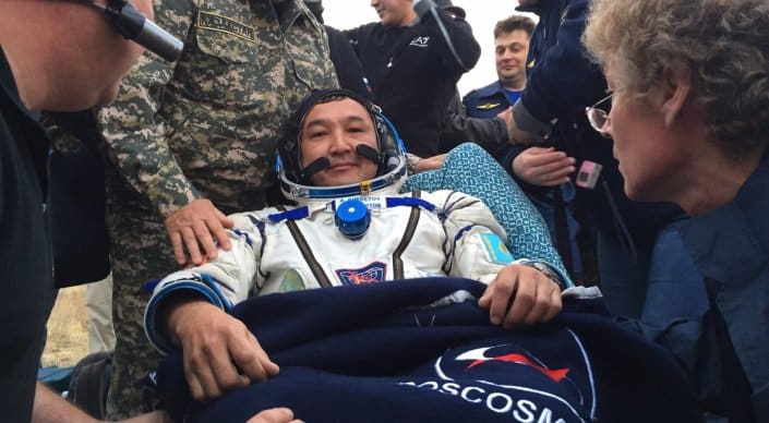 Казахстанский космонавт благополучно приземлился в Карагандинской области