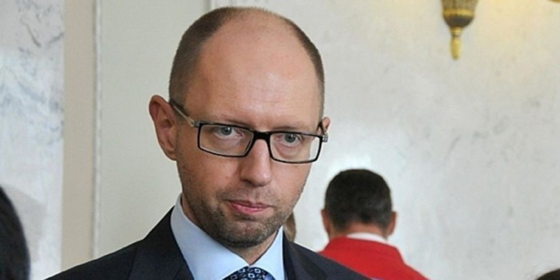 Яценюк пригрозил России судом за отказ списать долги Украины
