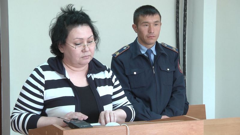 В Уральске судят женщину, которая одалживала и не возвращала большие суммы денег