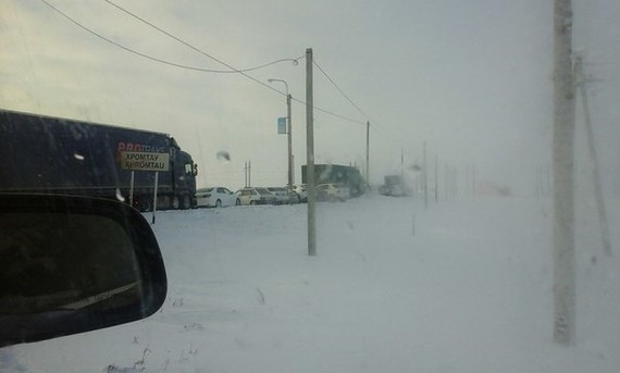 Из-за бурана в Актюбинской области сохраняется ЧС, дороги закрыты