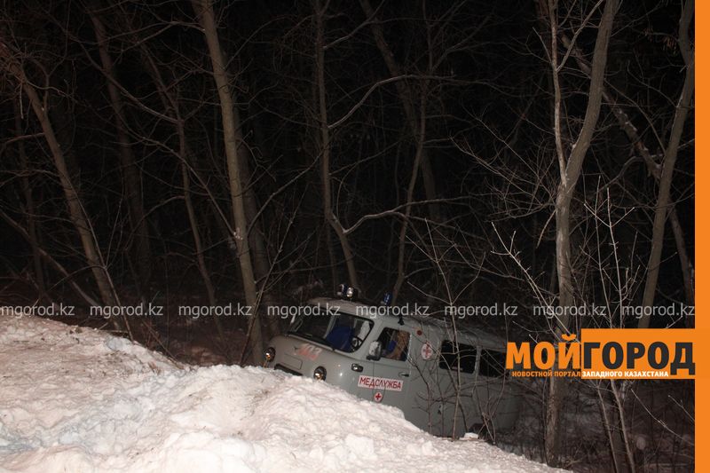 В Уральске с трассы слетела скорая помощь вместе с медсестрой и 10-месячным ребенком