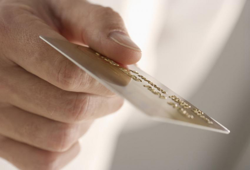 В Атырауской области гость украл из сундука банковскую карту с PIN-кодом