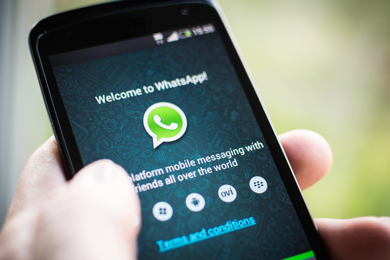 Из-за запрета смартфонов полицейские в ЗКО перестали принимать жалобы на WhatsApp