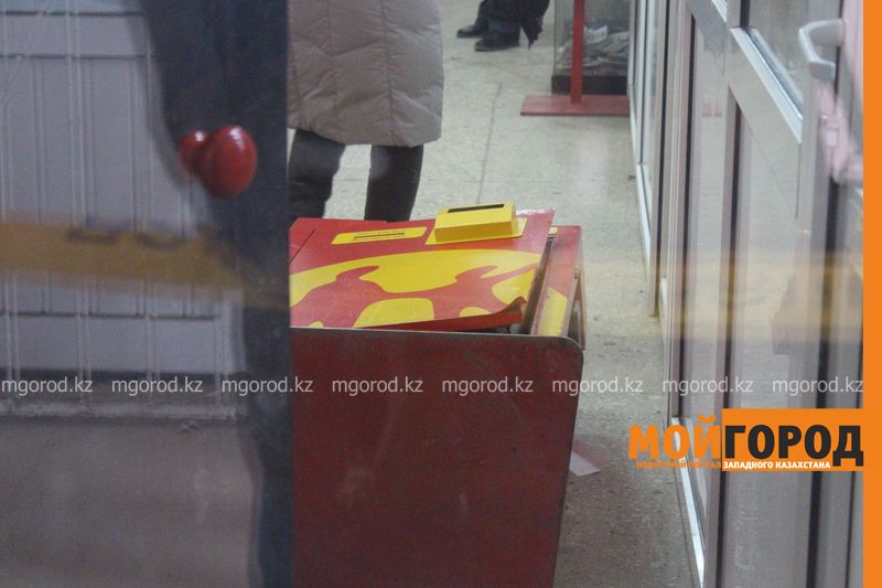 В центре Уральска ограбили магазин