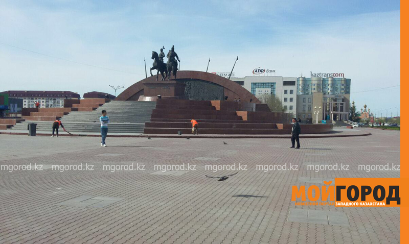 Митингующие против продажи земель в Атырау покинули площадь