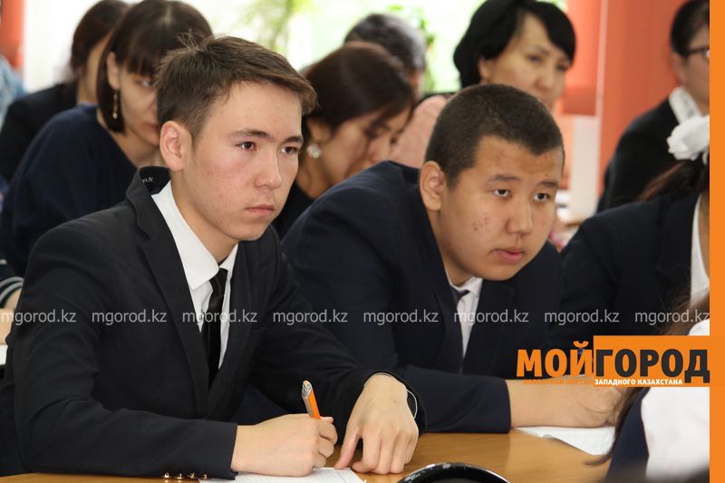 Повысить стипендии студентам поручил Токаев