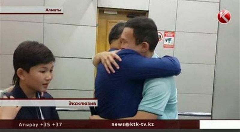 Отсидевший три года в тюрьме США Азамат Тажаяков вернулся на родину