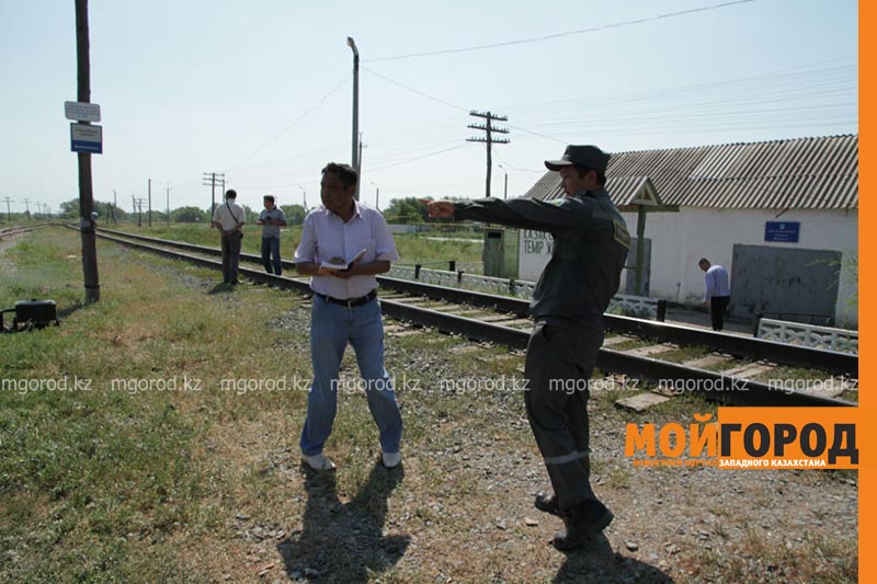 В Уральске поезд сбил человека