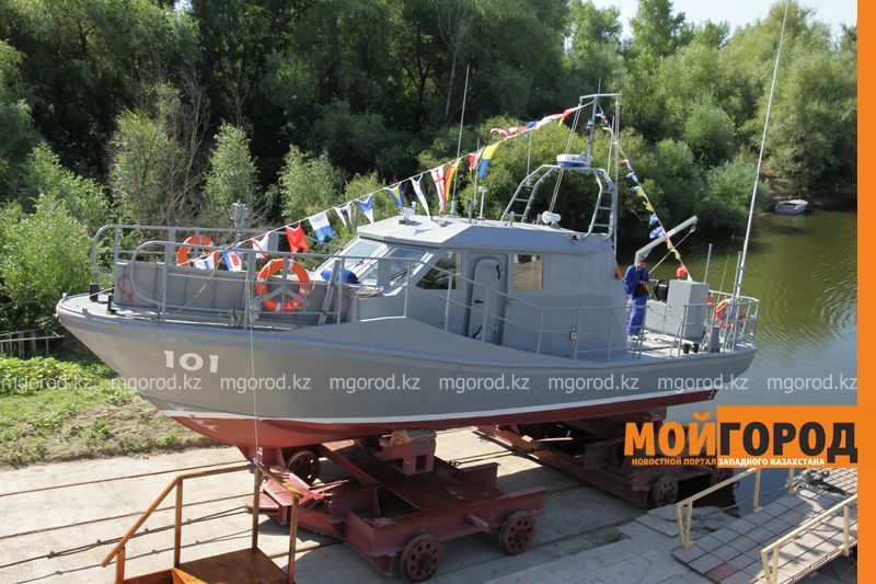 Катер для подразделений спецназначения спустили на воду в Уральске