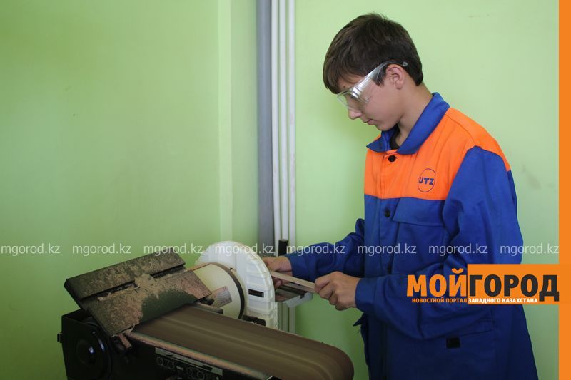Уральские предприниматели приучают детей из детского дома к труду