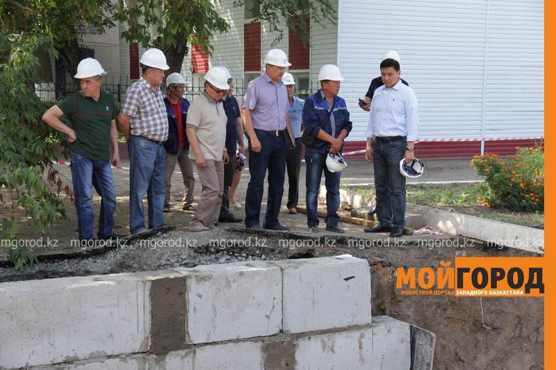 Штрафом пригрозил аким ЗКО подрядчику за срыв сроков ремонта автодорог Уральска