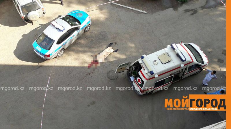 Установлена личность мужчины, выпрыгнувшего с балкона многоэтажки