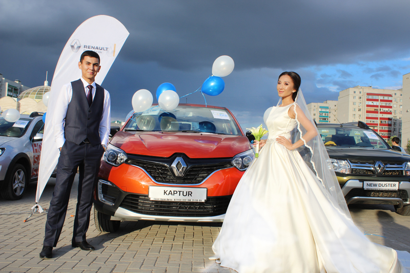 В Уральске под открытым небом прошла презентация кроссовера Renault Kaptur