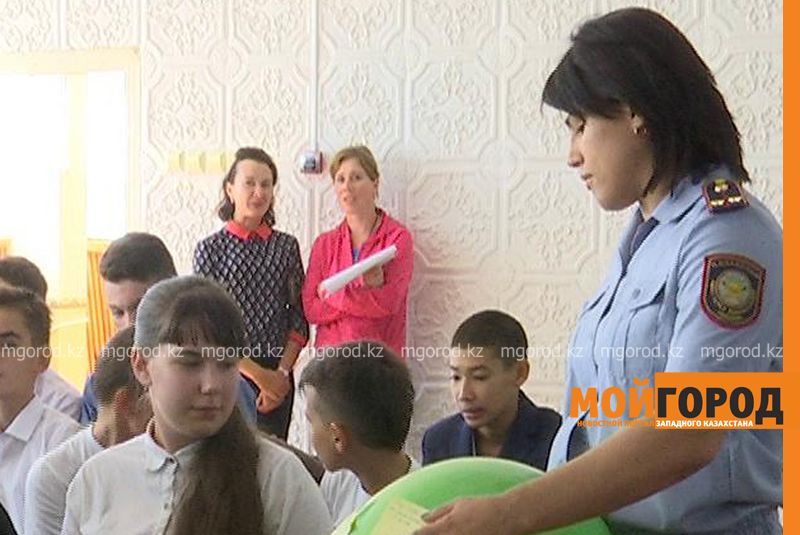 Олимпийская призерка Екатерина Ларионова попросила школьников переходить дорогу без наушников