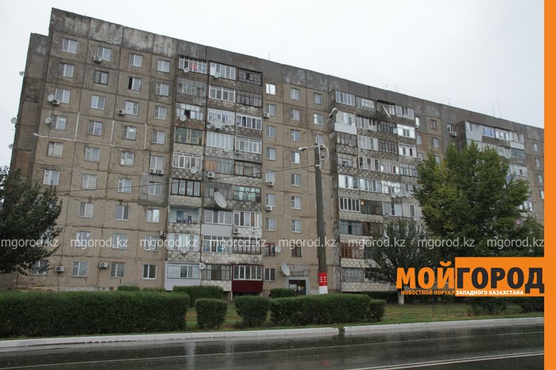 Мужчина спрыгнул с шестого этажа в Уральске
