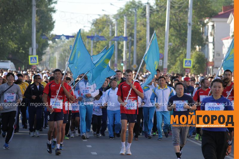2500 человек пробежали три километра в Уральске