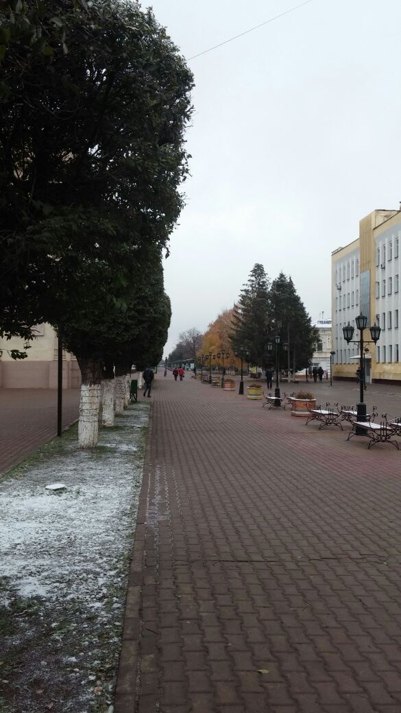 А в Уральске снег