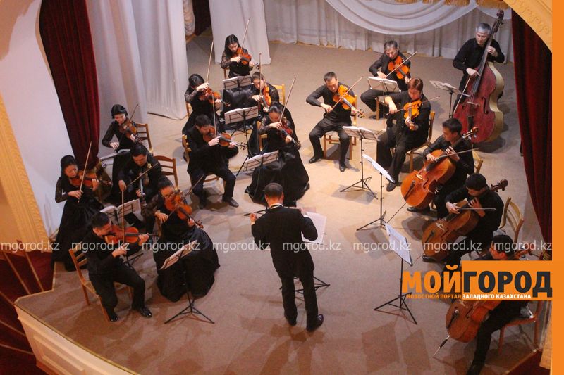 ОРАЛДА ҮШ ОРКЕСТРДІҢ БІРІККЕН БІРЕГЕЙ ӨНЕР КЕШІ ӨТТІ