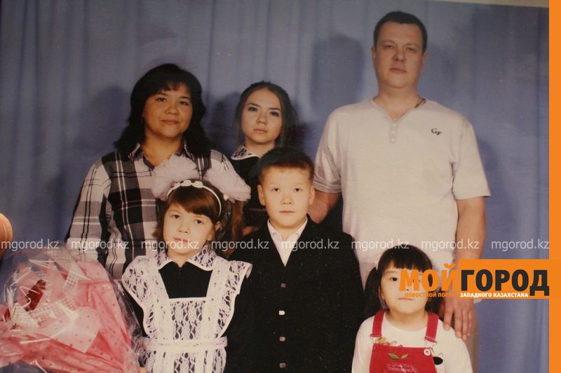 В Актобе отец четверых детей обвиняет врачей в смерти супруги