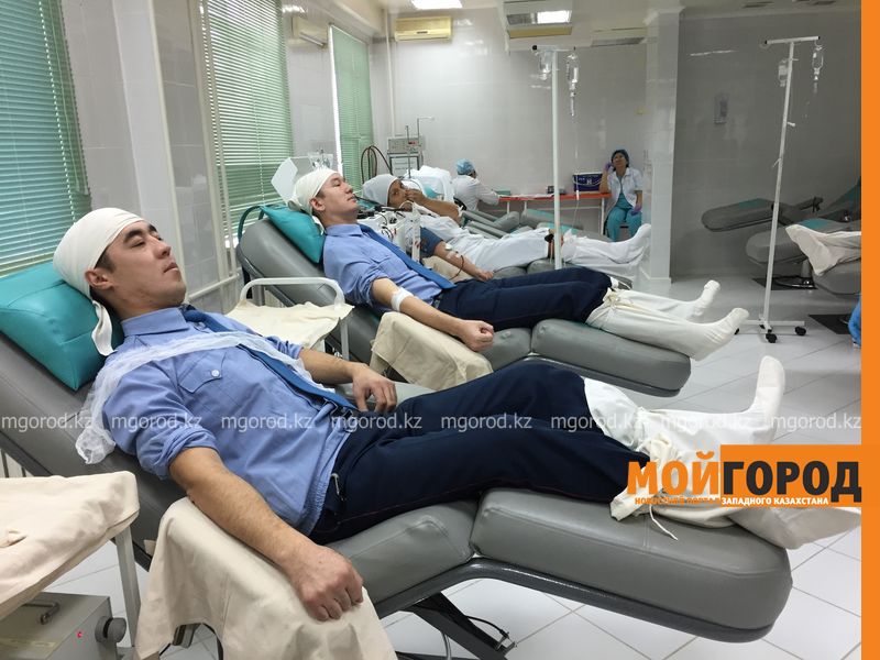 Более 25 литров крови сдали дорожные полицейские Атырау для пострадавших в ДТП