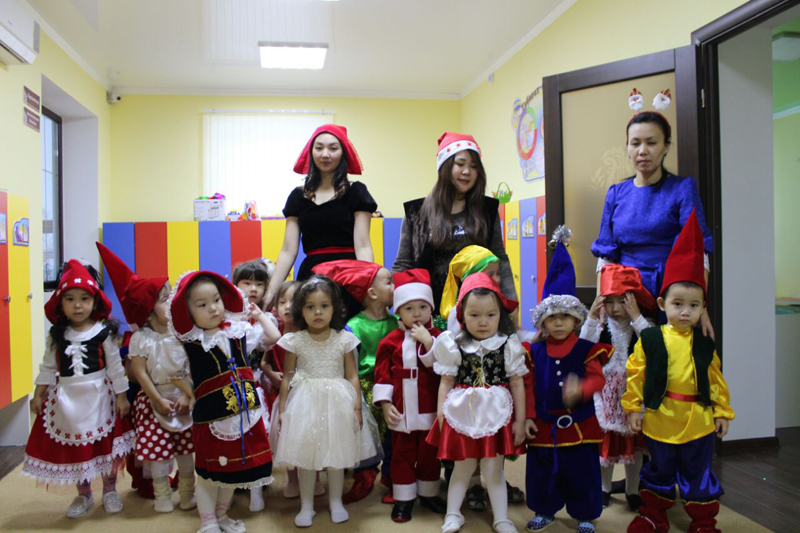 Новогодний утренник прошел в частном садике «Саби» в Уральске