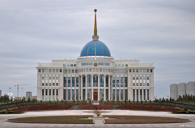 Назарбаев создал рабочую группу по перераспределению полномочий между ветвями власти