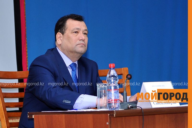 Аким Бурлинского района пообещал аксайцам построить детсад