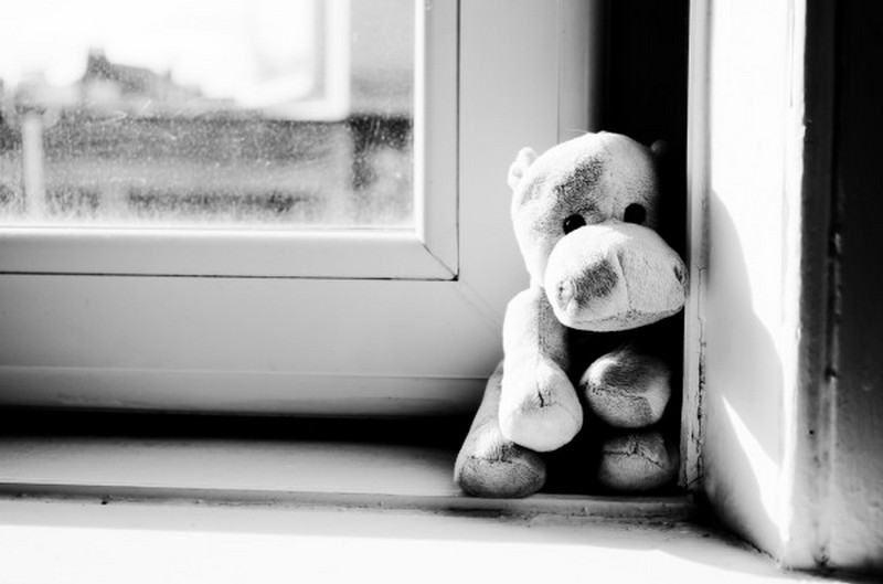 4-летний ребенок выпал из окна многоэтажки в Уральске